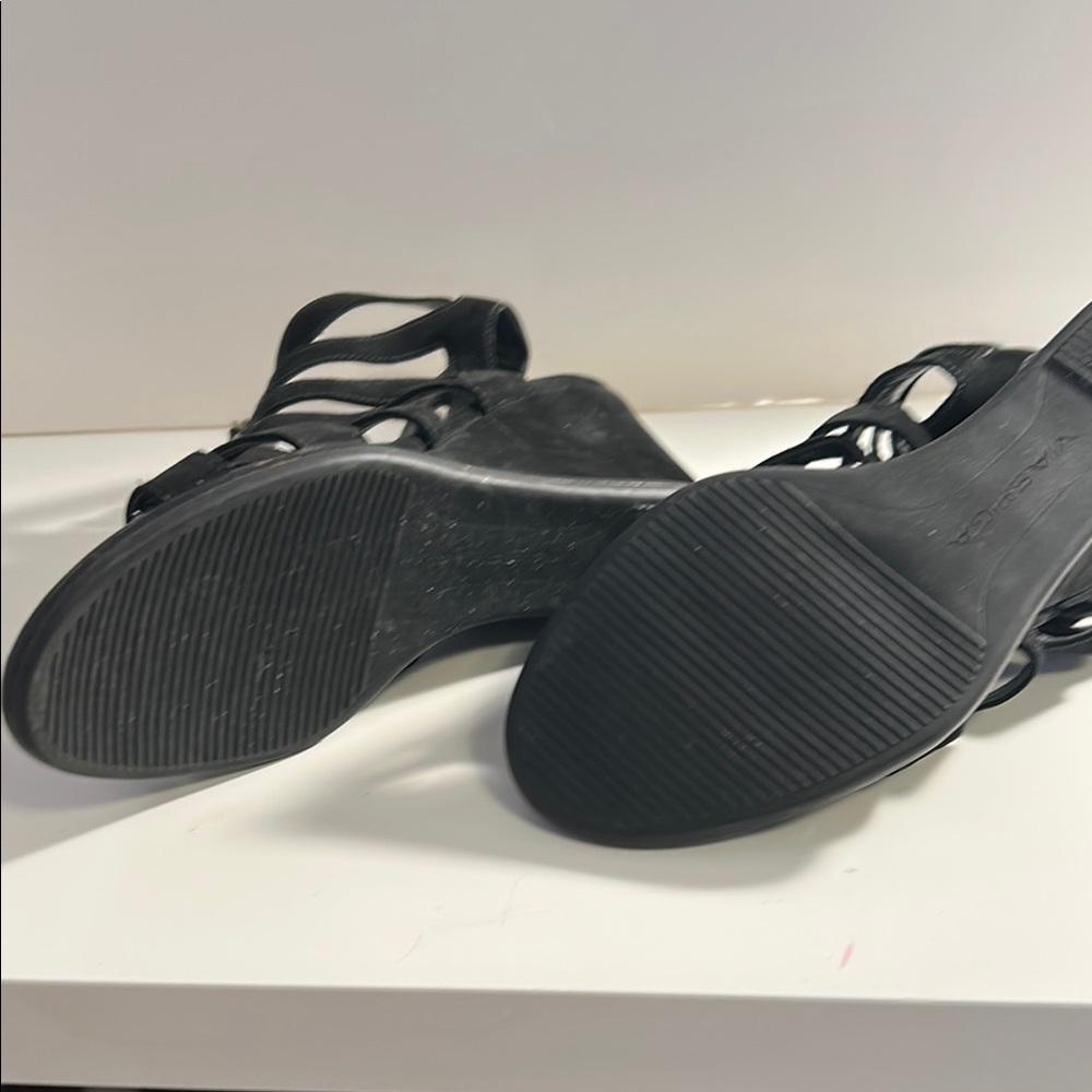 Via Spiga Black Wedge Sandals with Strappy Design - Picture 6 of 6